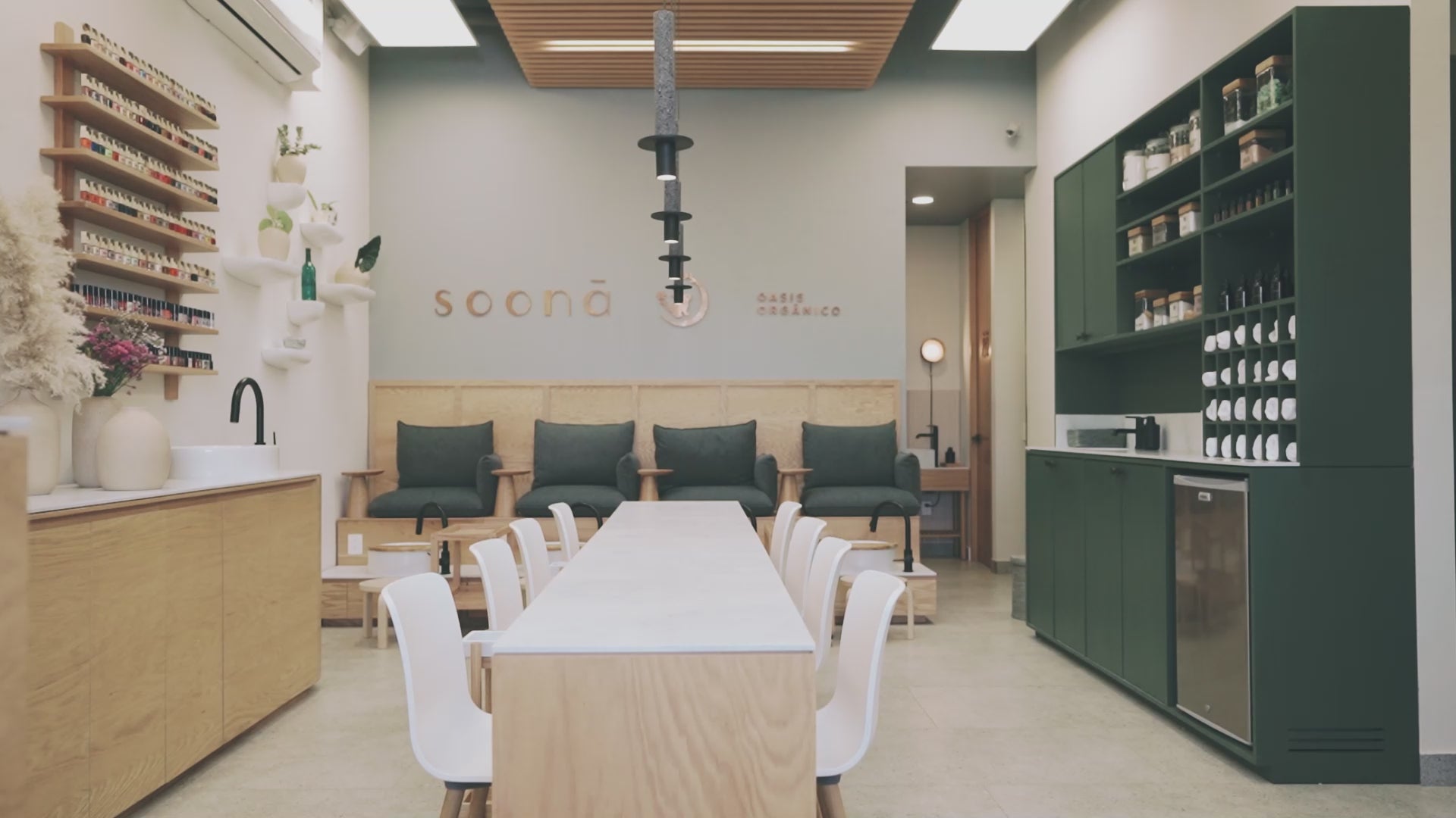 Cargar video: Soona Oasis